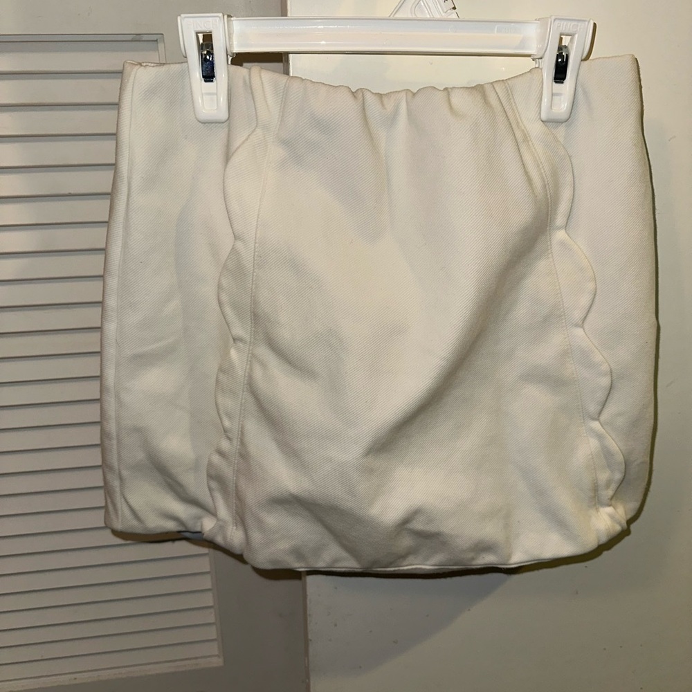 Topshop Woman’s Scalloped Mini Skirt